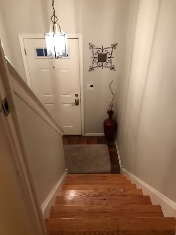 $2,575 | 553 West Park Avenue, Unit A, Libertyville, IL 60048