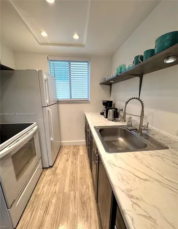 $1,950 | 740 11th Street, Unit 3A, Miami Beach, FL 33139