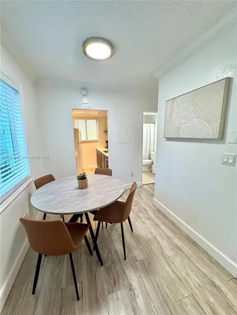 $1,950 | 740 11th Street, Unit 3A, Miami Beach, FL 33139