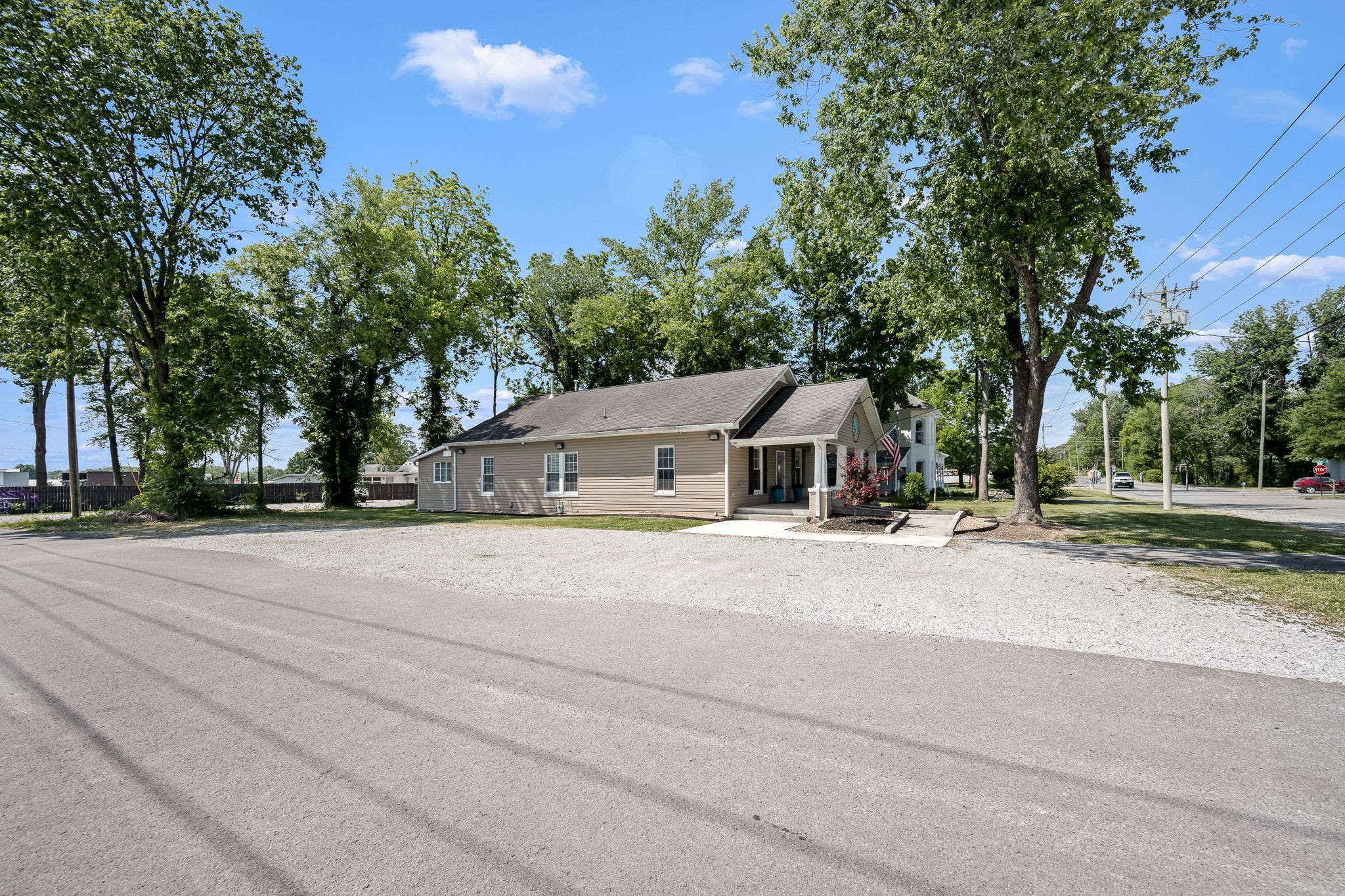 105 West Decherd Street Tullahoma, TN 37388 - Photo 37 of 56
