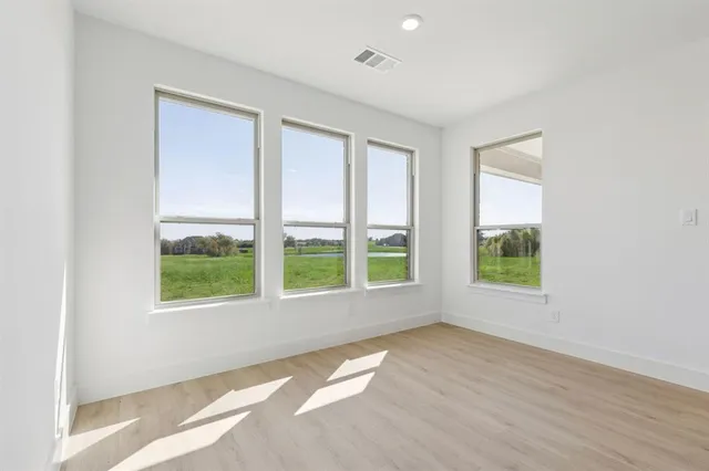 $624,900 | 137 Swan Lake Drive, Waxahachie, TX 75165