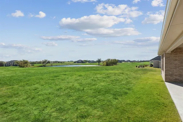 $624,900 | 137 Swan Lake Drive, Waxahachie, TX 75165