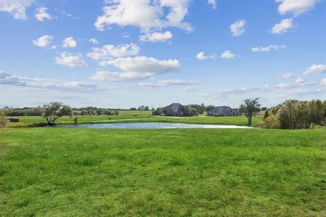$624,900 | 137 Swan Lake Drive, Waxahachie, TX 75165