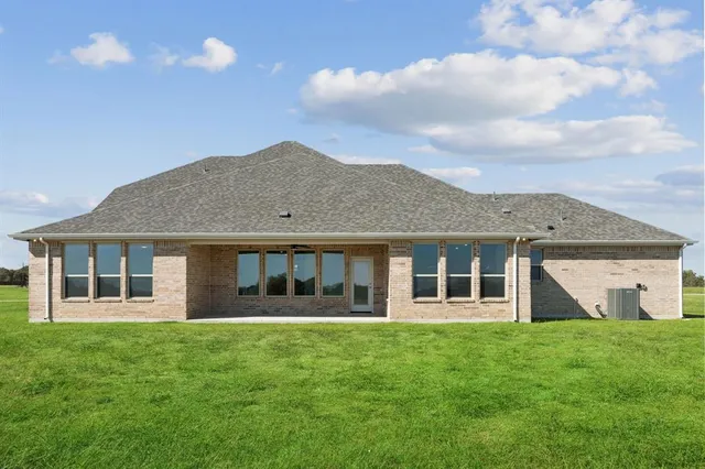 $624,900 | 137 Swan Lake Drive, Waxahachie, TX 75165