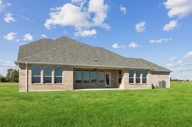 $624,900 | 137 Swan Lake Drive, Waxahachie, TX 75165