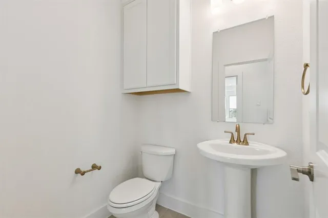 $624,900 | 137 Swan Lake Drive, Waxahachie, TX 75165