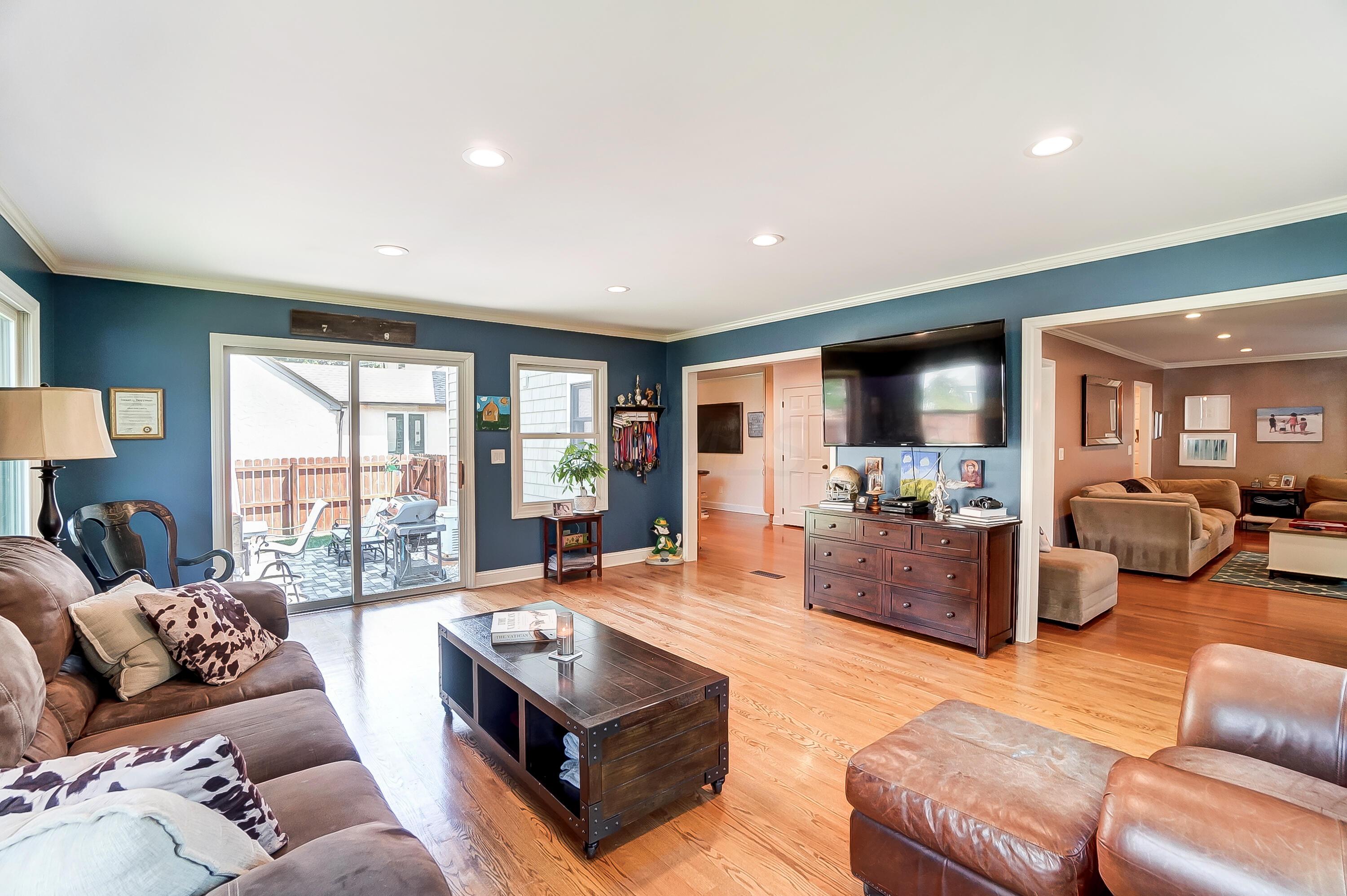 179 South Harding Road Columbus, OH 43209 - Photo 13 of 48 Living Room