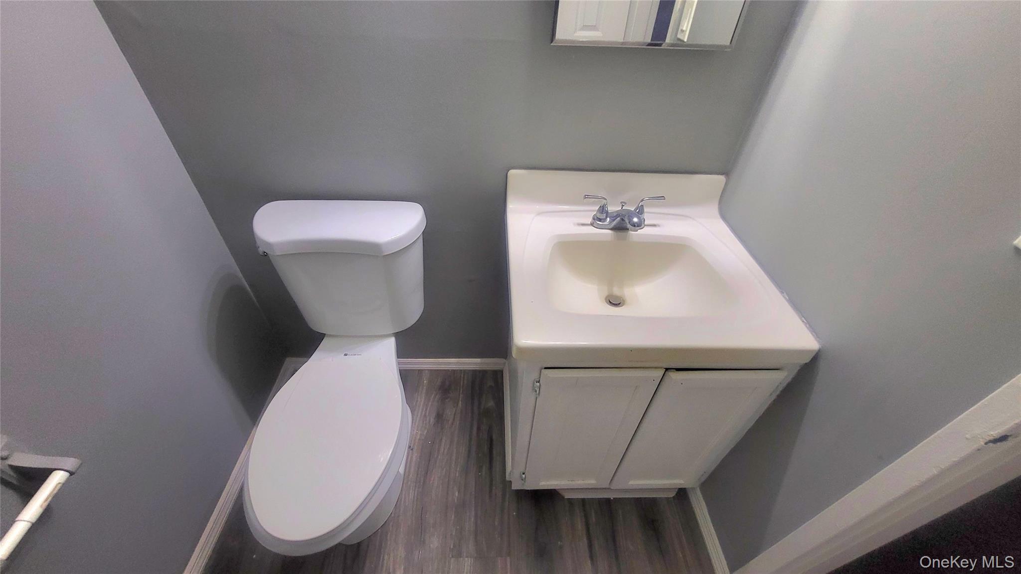 3 Hook Road, Unit 72D Poughkeepsie, NY 12601 - Photo 19 of 23 Primary Bedroom Bathroom