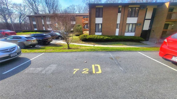 $210,000 | 3 Hook Road, Unit 72D, Poughkeepsie, NY 12601