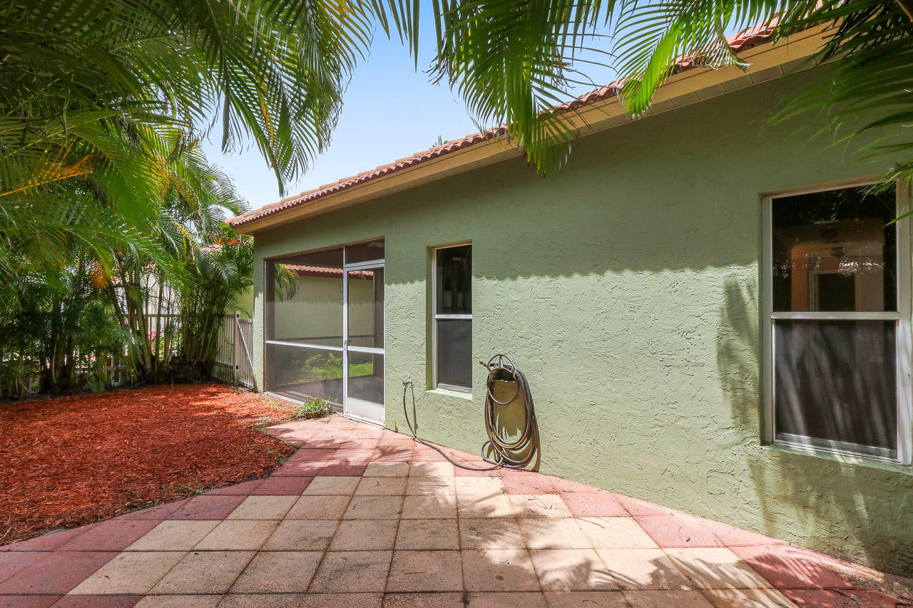 2086 Bonisle Circle Riviera Beach, FL 33418 - Photo 17 of 19 2086 Bonisle Cir Riviera Beach-print-025