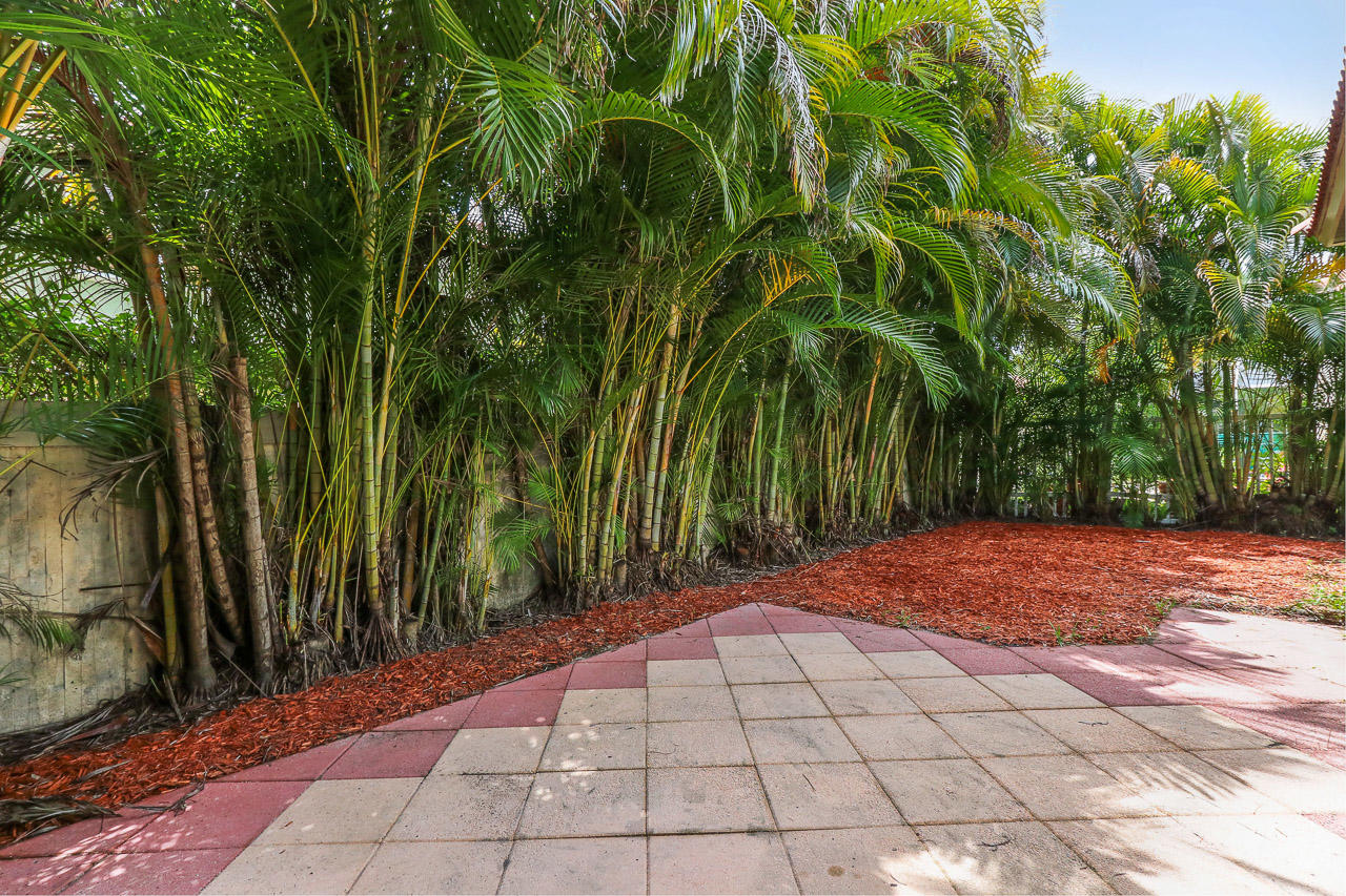 2086 Bonisle Circle Riviera Beach, FL 33418 - Photo 18 of 19 2086 Bonisle Cir Riviera Beach-print-026