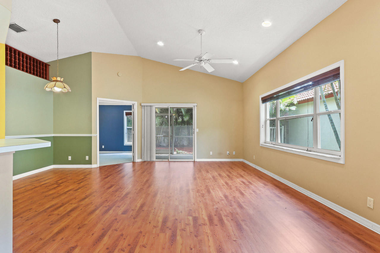 2086 Bonisle Circle Riviera Beach, FL 33418 - Photo 4 of 19 2086 Bonisle Cir Riviera Beach-print-006