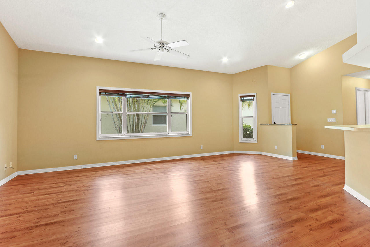 2086 Bonisle Circle Riviera Beach, FL 33418 - Photo 5 of 19 2086 Bonisle Cir Riviera Beach-print-007