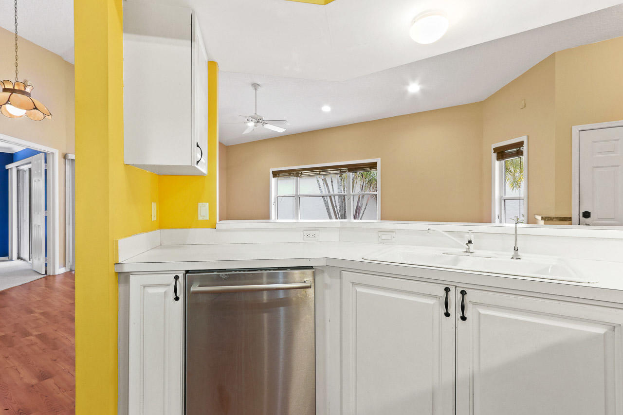 2086 Bonisle Circle Riviera Beach, FL 33418 - Photo 10 of 19 2086 Bonisle Cir Riviera Beach-print-014