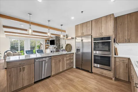 $649,000 | 1040 Arbor Lane, Northfield, IL 60093