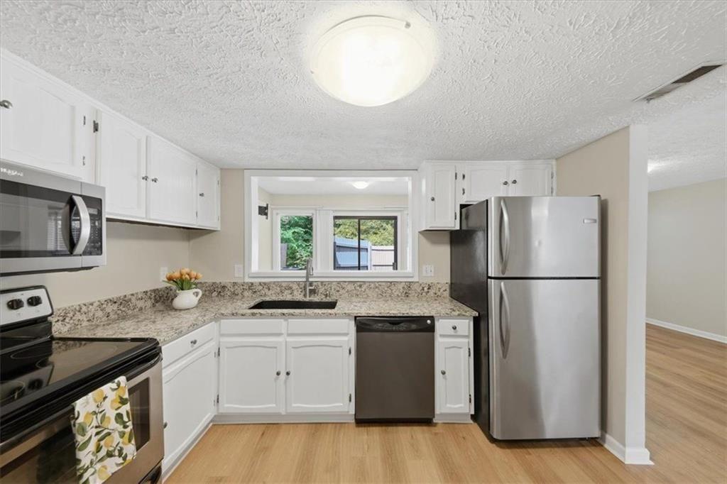 7750 Roswell Road, Unit 9F Sandy Springs, GA 30350 - Photo 9 of 50 Gallery Image 9