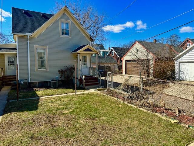 3061 North Pierce Street Milwaukee, WI 53212 - Photo 5 of 29 PIERCE REAR HOUSE-YARD