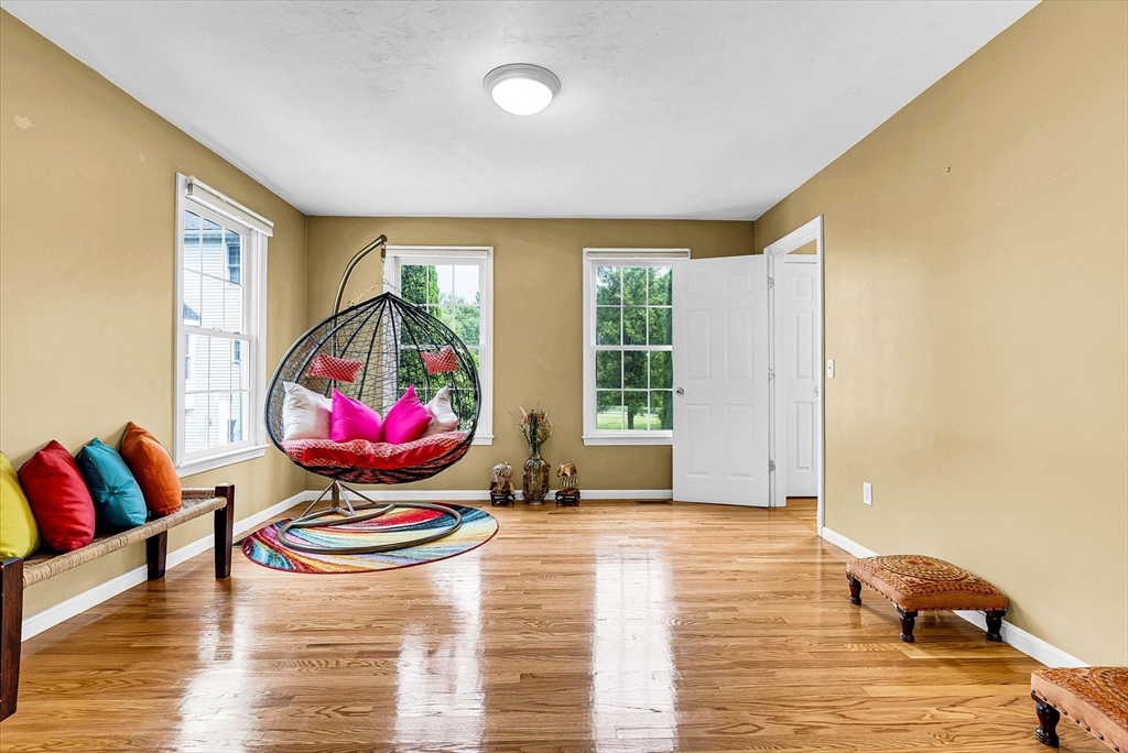 10 Aspen Road Shrewsbury, MA 01545 - Photo 3 of 42 Gallery Image 3