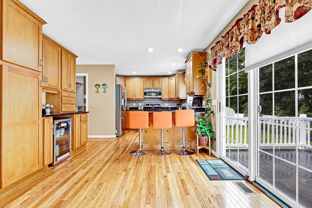 10 Aspen Road Shrewsbury, MA 01545 - Photo 8 of 42 Gallery Image 8