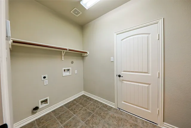 $545,000 | 403 Woodpecker Forest Lane, Conroe, TX 77384