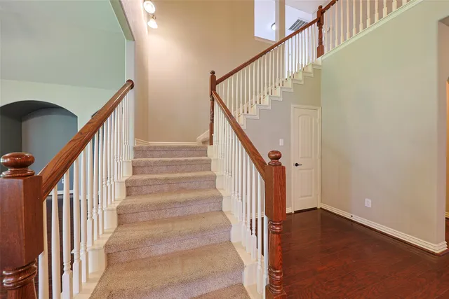 $545,000 | 403 Woodpecker Forest Lane, Conroe, TX 77384