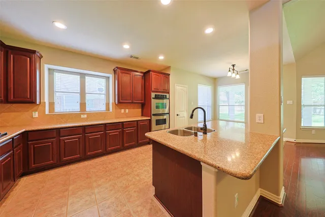 $545,000 | 403 Woodpecker Forest Lane, Conroe, TX 77384