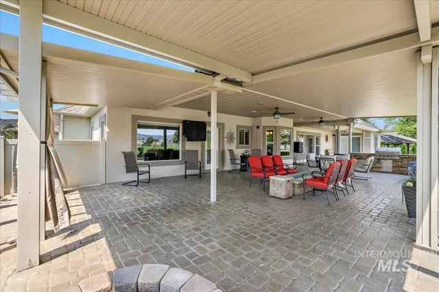 $854,000 | 319 Clear Lake Lane, Buhl, ID 83316