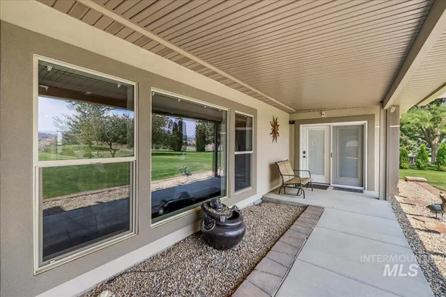 $854,000 | 319 Clear Lake Lane, Buhl, ID 83316