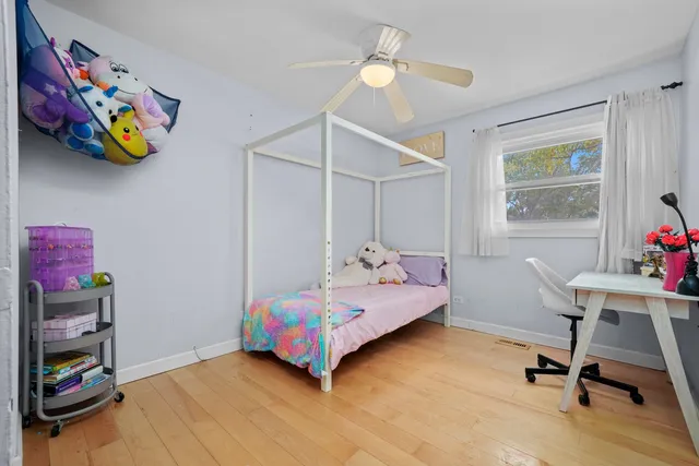 $350,000 | 1490 Highland Boulevard, Hoffman Estates, IL 60169