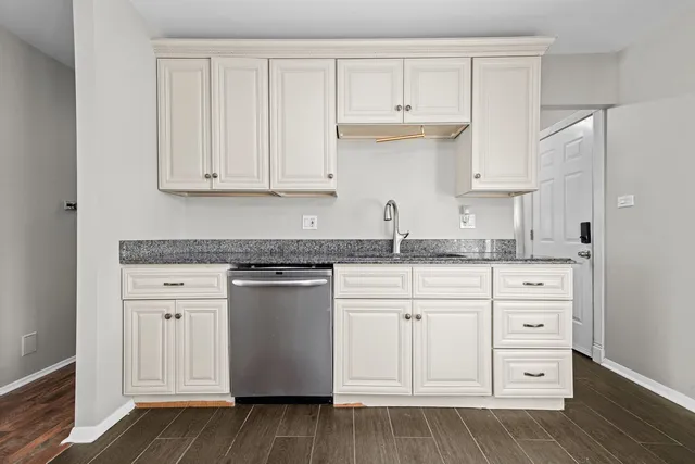 $350,000 | 1490 Highland Boulevard, Hoffman Estates, IL 60169