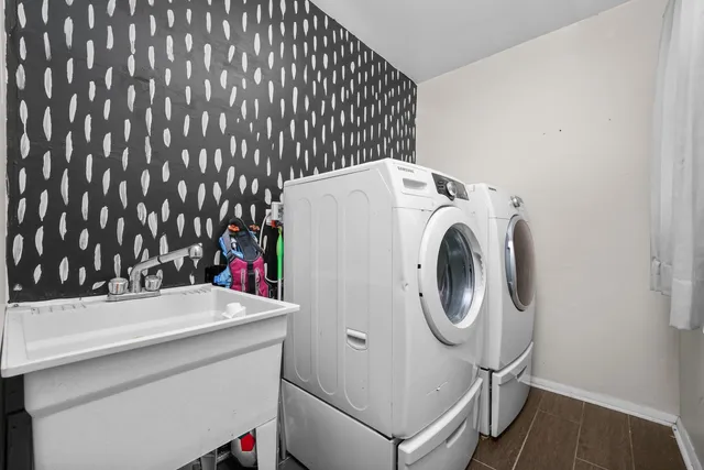 $350,000 | 1490 Highland Boulevard, Hoffman Estates, IL 60169