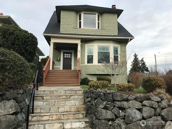 $3,100 | 1920 East Jefferson Street, Unit B, Seattle, WA 98122
