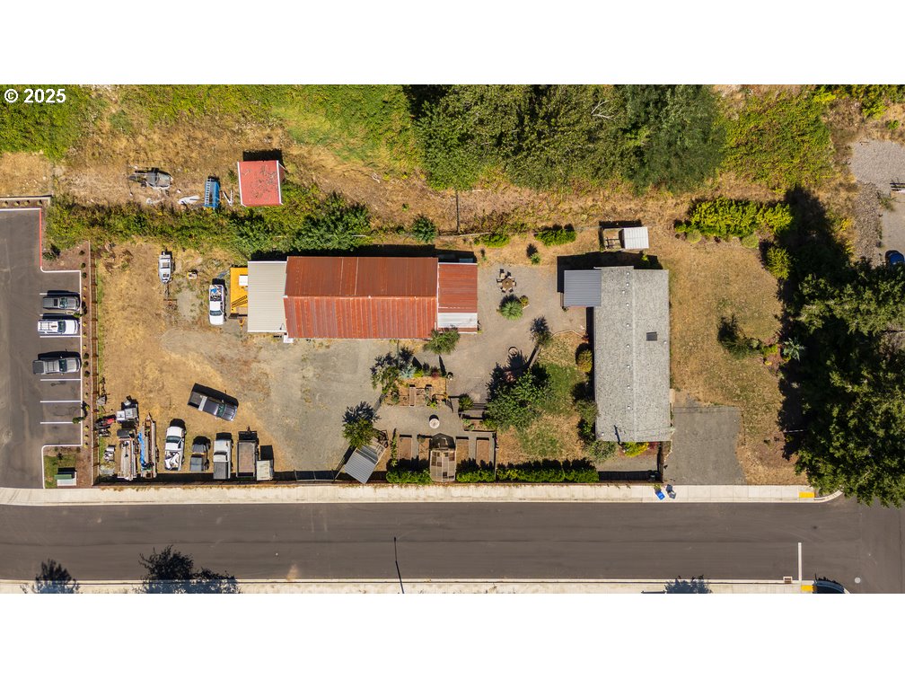 165 8th Place Mill City, OR 97360 - Photo 35 of 39