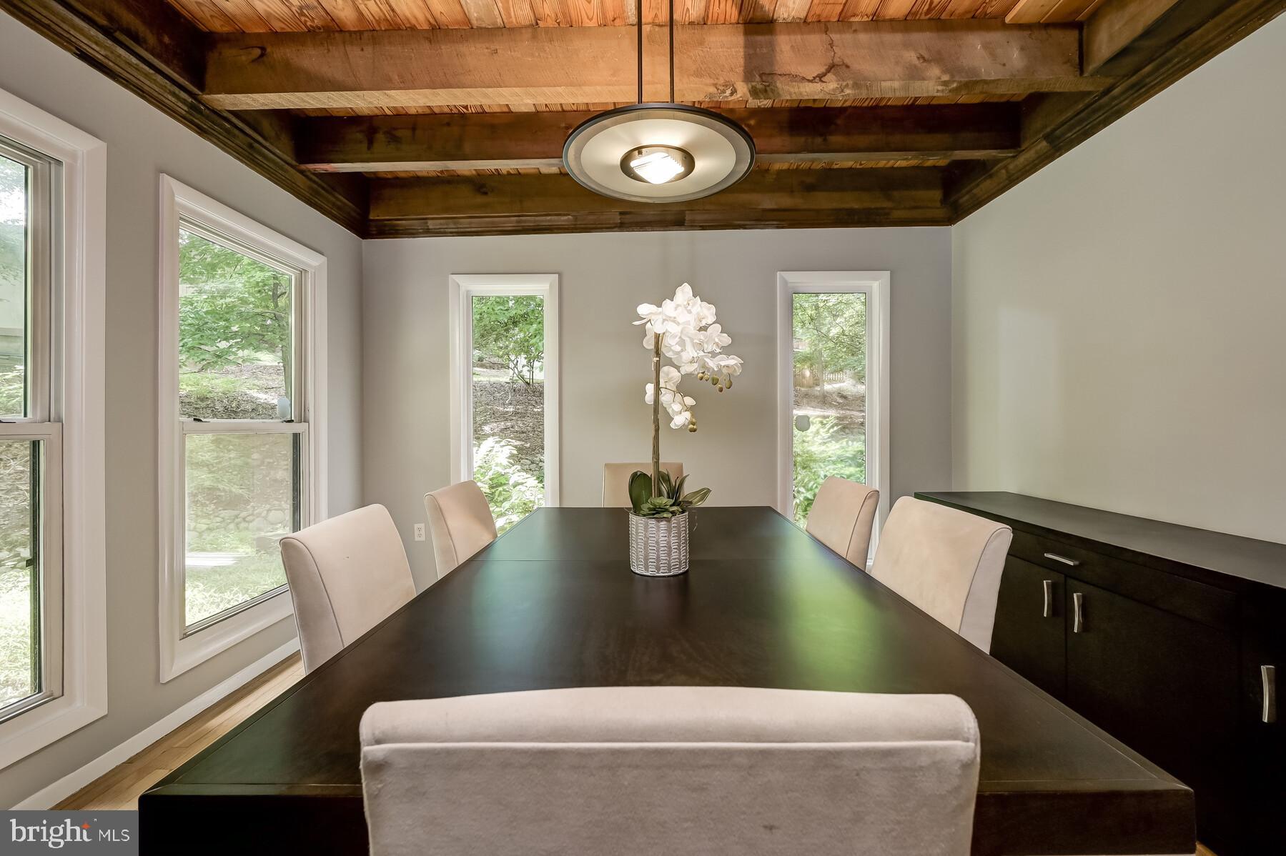 207 Hilltop Road Silver Spring, MD 20910 - Photo 13 of 64