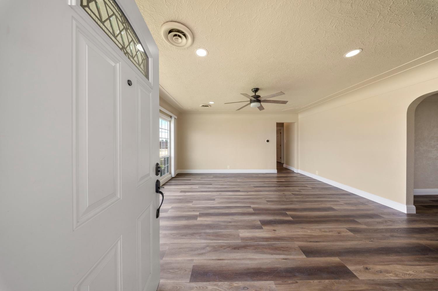 5958 Lathrop Road Manteca, CA 95336 - Photo 4 of 33