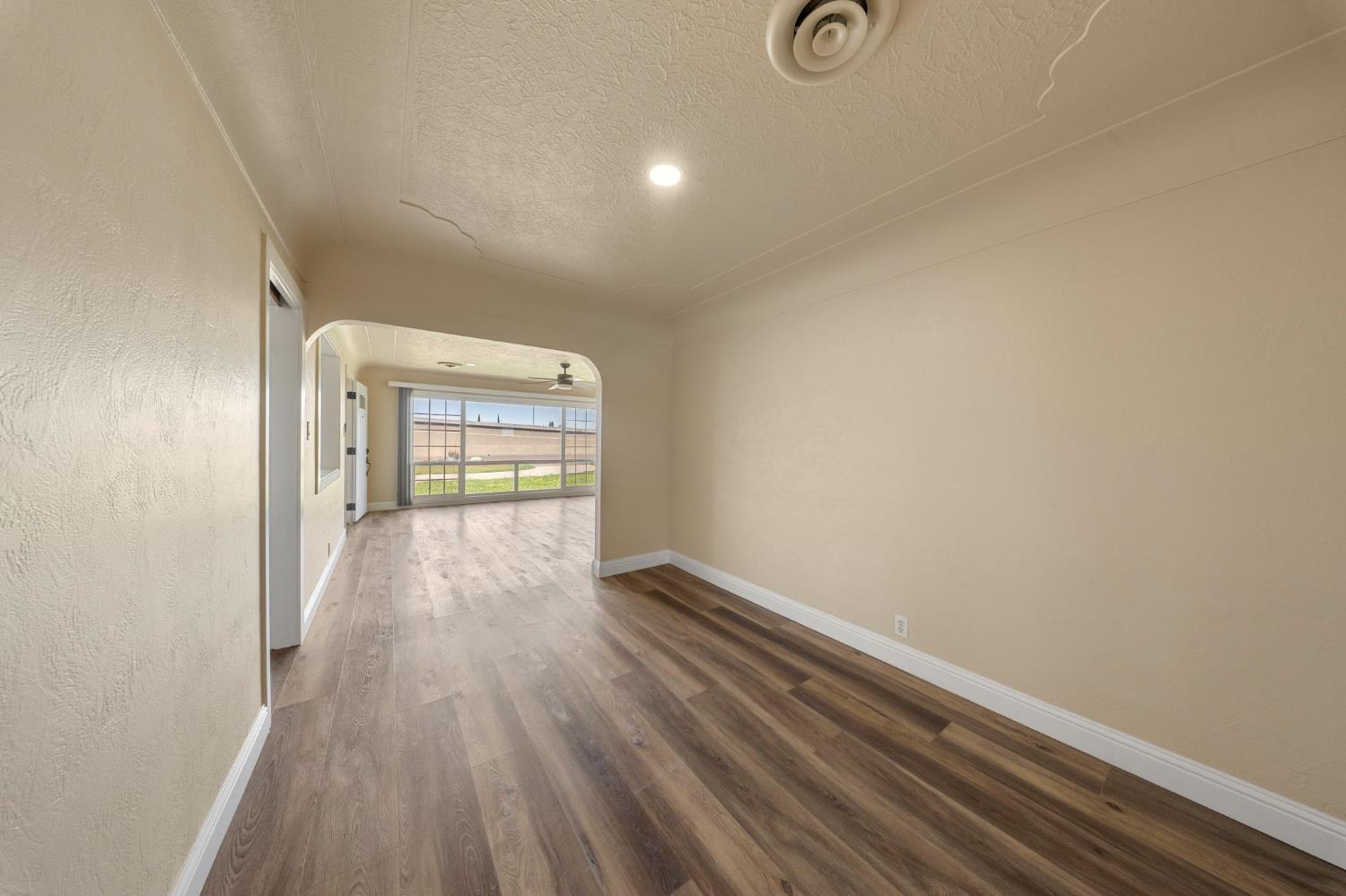 5958 Lathrop Road Manteca, CA 95336 - Photo 5 of 33