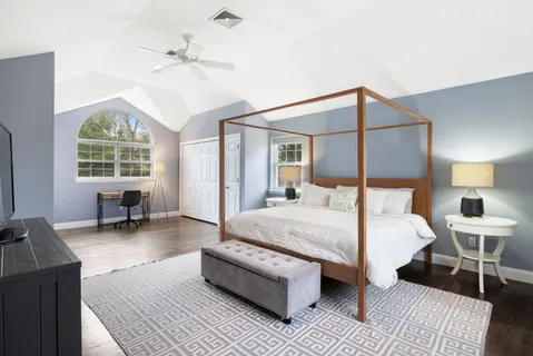 9 Montauk Avenue, East Hampton, NY 11937