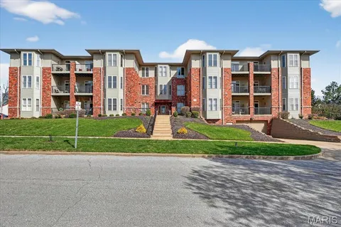 $424,900 | 123 West Bodley Avenue, Unit 303, Kirkwood, MO 63122