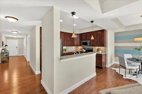 $449,000 | 123 West Bodley Avenue, Unit 303, Kirkwood, MO 63122