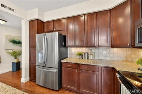 $449,000 | 123 West Bodley Avenue, Unit 303, Kirkwood, MO 63122
