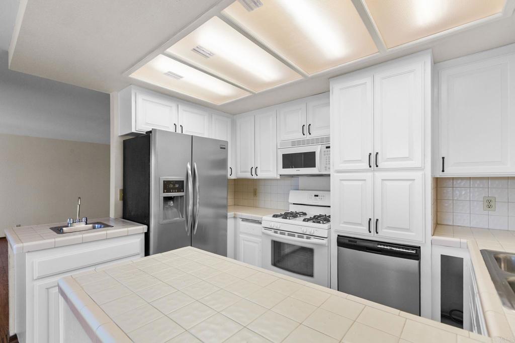 801 Kalpati Circle, Unit C Carlsbad, CA 92008 - Photo 13 of 52