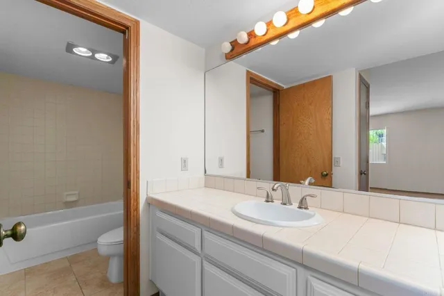 $4,195 | 801 Kalpati Circle, Unit C, Carlsbad, CA 92008