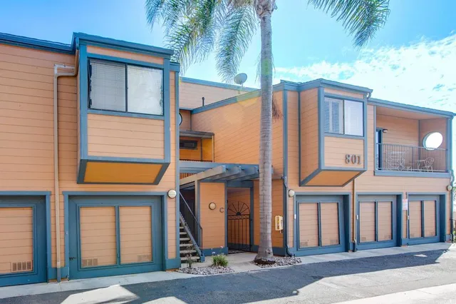 $4,195 | 801 Kalpati Circle, Unit C, Carlsbad, CA 92008