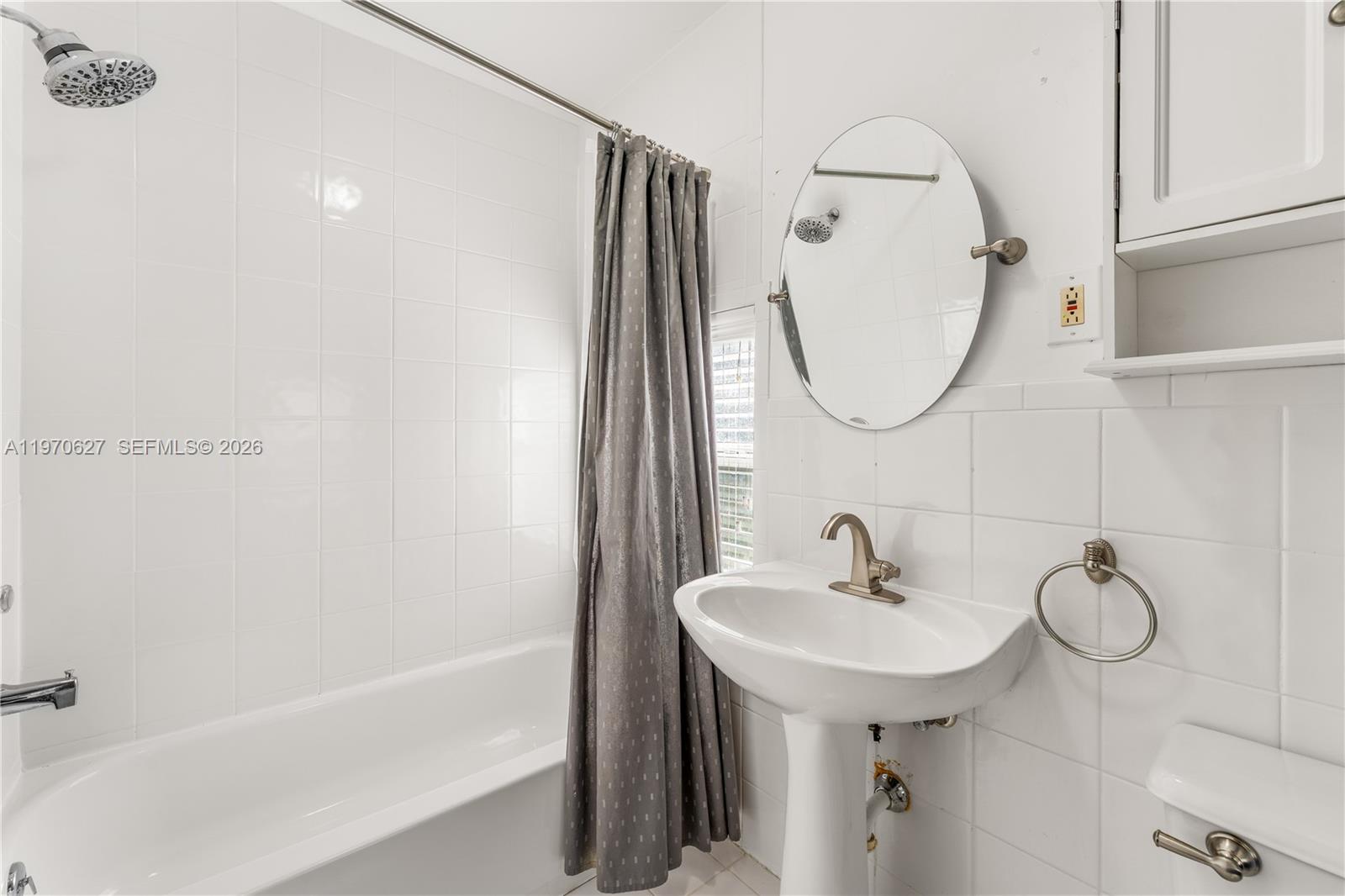 745 Northeast 88th Street Miami, FL 33138 - Photo 15 of 20 Guest cottage - bathroom