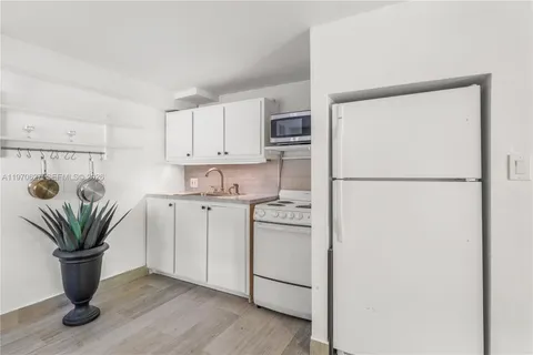 $800,000 | 745 Northeast 88th Street, Miami, FL 33138