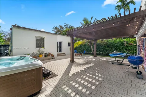 $800,000 | 745 Northeast 88th Street, Miami, FL 33138