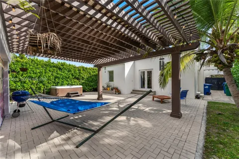 $800,000 | 745 Northeast 88th Street, Miami, FL 33138