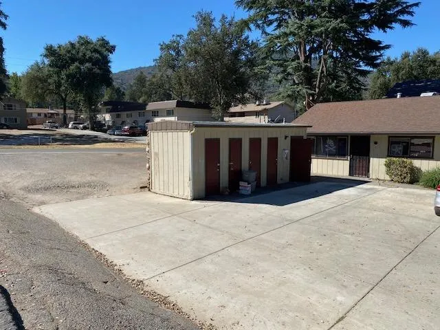 $900,000 | 48960 River Park Road, Oakhurst, CA 93644