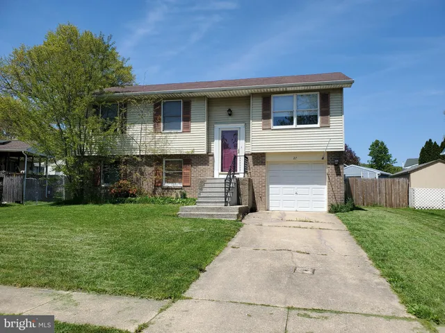 $2,300 | 27 Harkfort Road, Newark, DE 19702