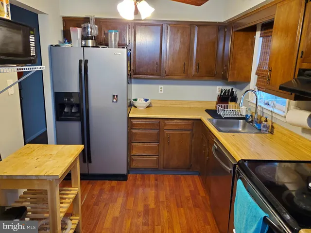 $2,300 | 27 Harkfort Road, Newark, DE 19702